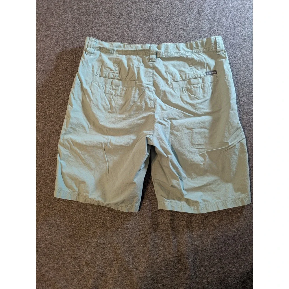 Columbia Mens Shorts Hiking Size 34 Lightweight Light Green
